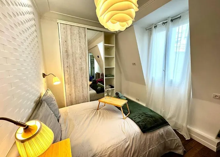 Champs-Elysees - Suite For 2 People